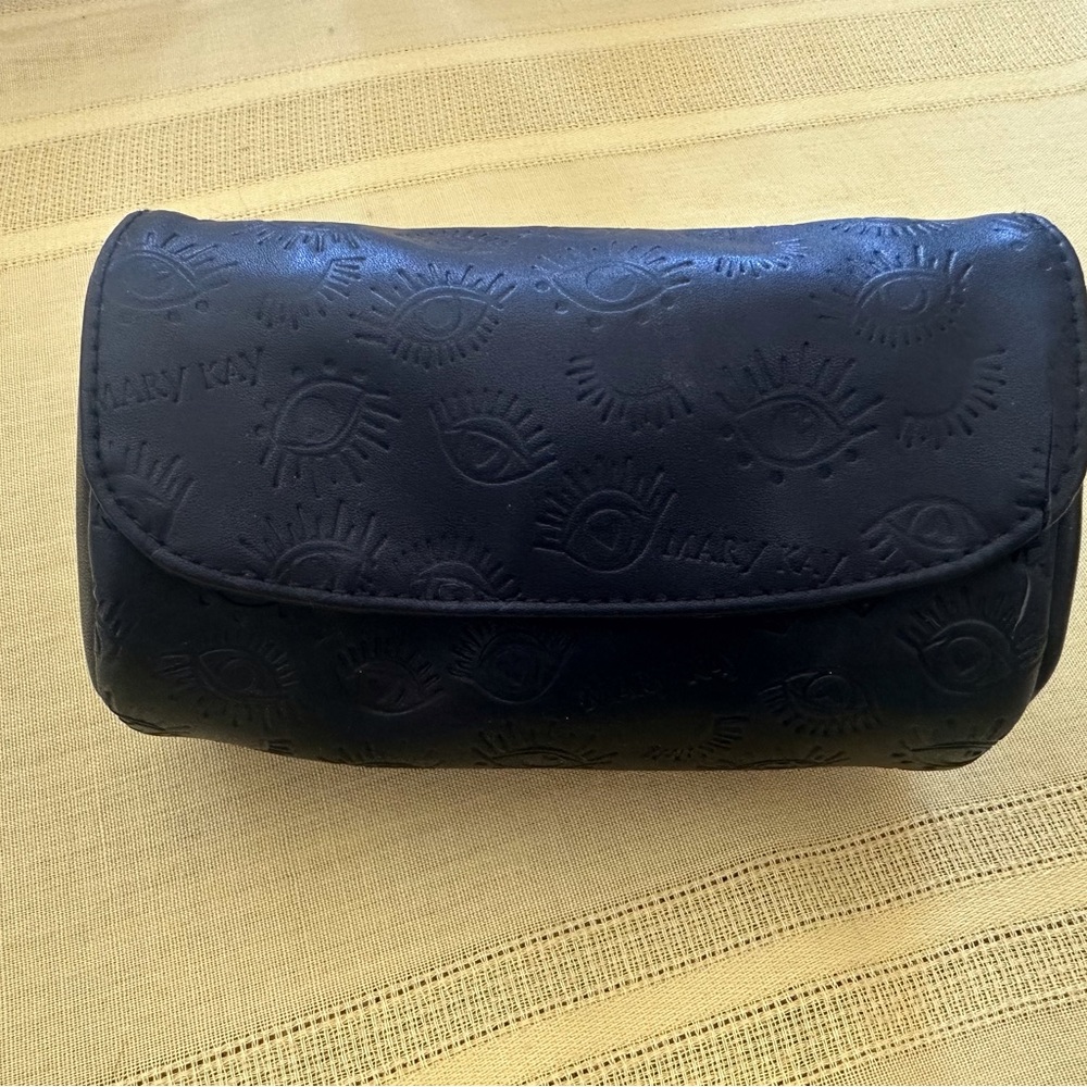Mary Kay cute make up bag with eyelashes black with gold zipper and snap close